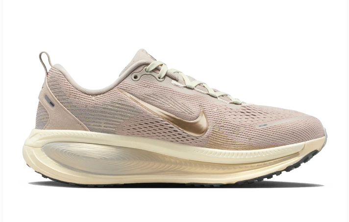 Nike Vomero 18 SE 'Cream II / Metallic Gold Grain'