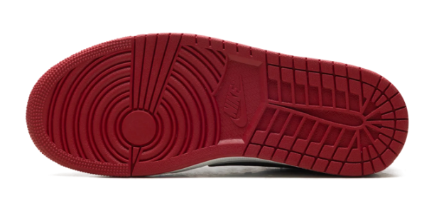 Air Jordan 1 Retro Low OG Chicago (2025) – Varsity Red / Black / Summit White